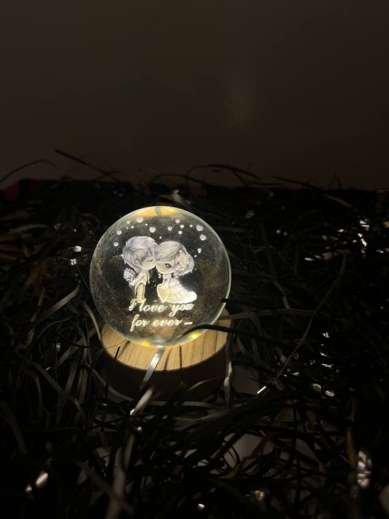 چراغ خواب طرح گوی کریستال سایز 8