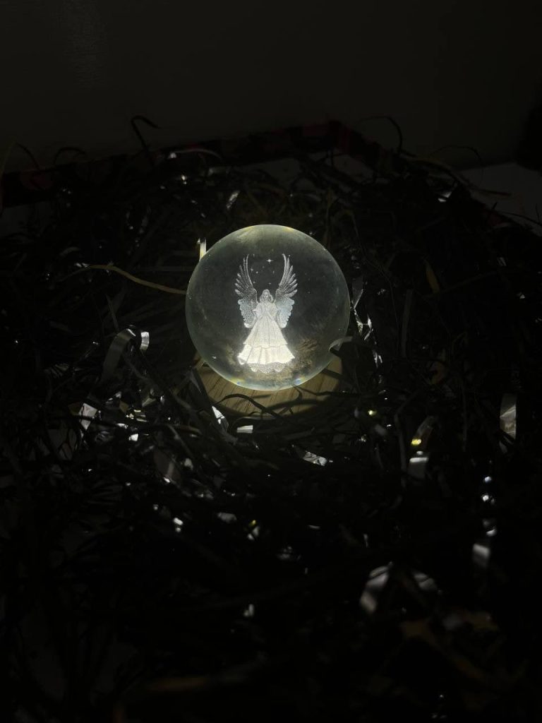 چراغ خواب طرح گوی کریستال سایز 8